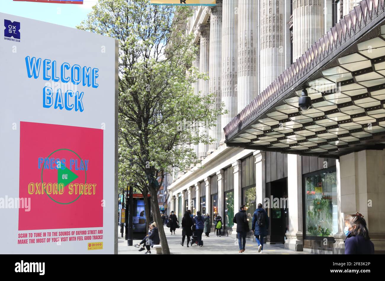 Oxford street stores hi-res stock photography and images - Alamy