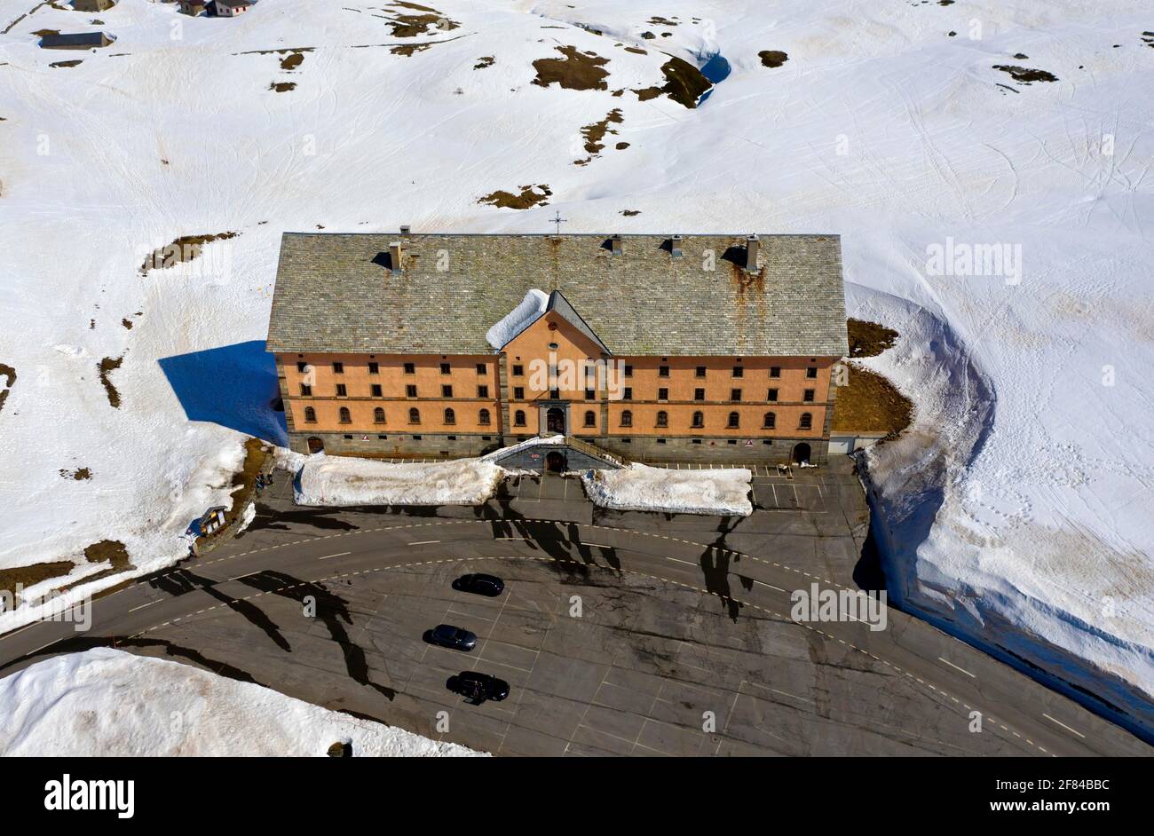 simplon-hospice-on-the-simplon-pass-in-winter-valais-switzerland