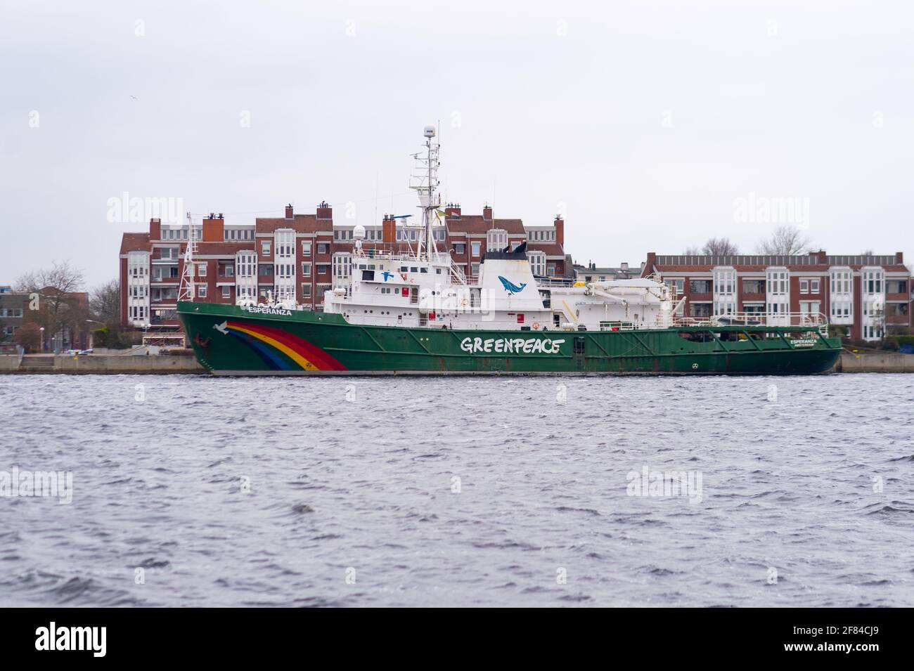 Wilhelmshaven, Germany. 09th Apr, 2021. The Greenpeace action ship 'Esperanza' is moored in the Ems-Jade Canal at Bontekai. Credit: Jonas Walzberg/dpa/Alamy Live News Stock Photo