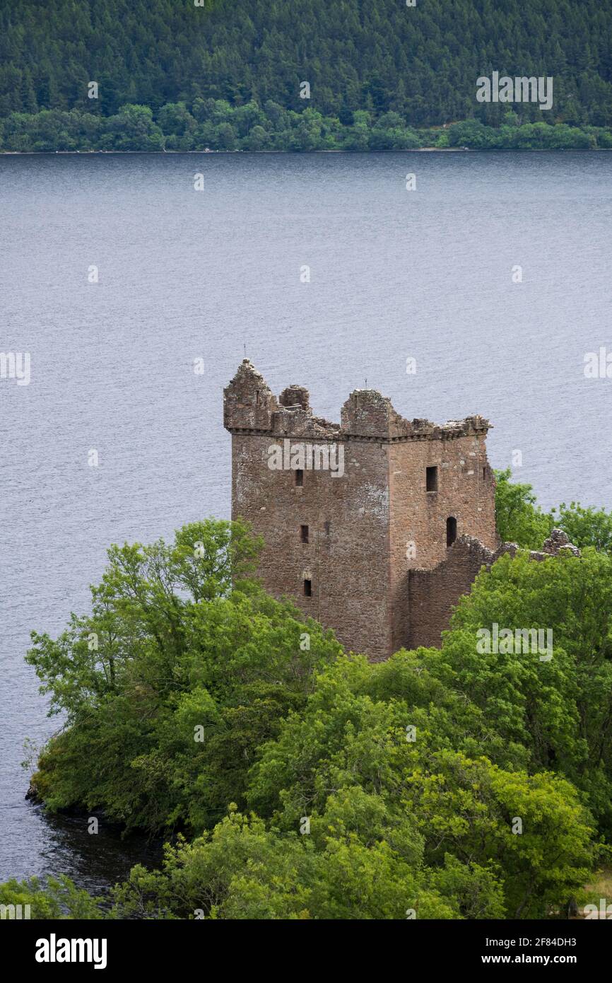 Ruine Schloss Urquhart, Urquhart Castle, am See Loch Ness bei Drumnadrochit, schottisches Hochland, Schottland, Grossbritannien Stock Photo