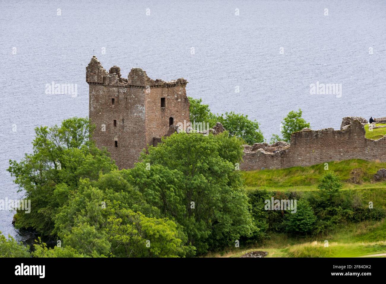 Ruine Schloss Urquhart, Urquhart Castle, am See Loch Ness bei Drumnadrochit, schottisches Hochland, Schottland, Grossbritannien Stock Photo