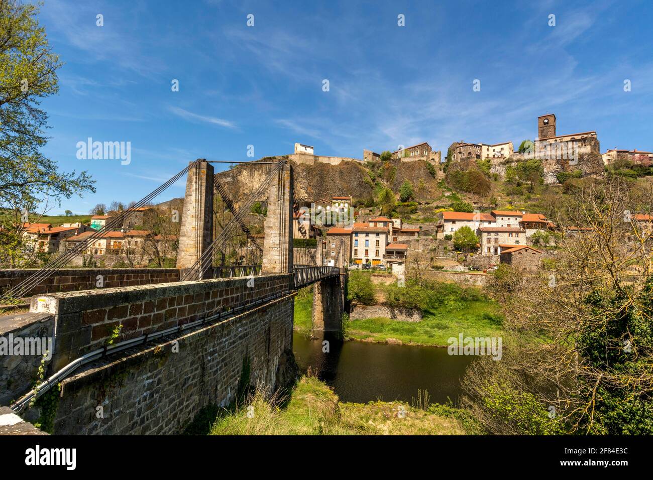 Chilhac village in Haut-Allier region. Bridge on river Allier, Haute Loire departement, Auvergne, France Stock Photo