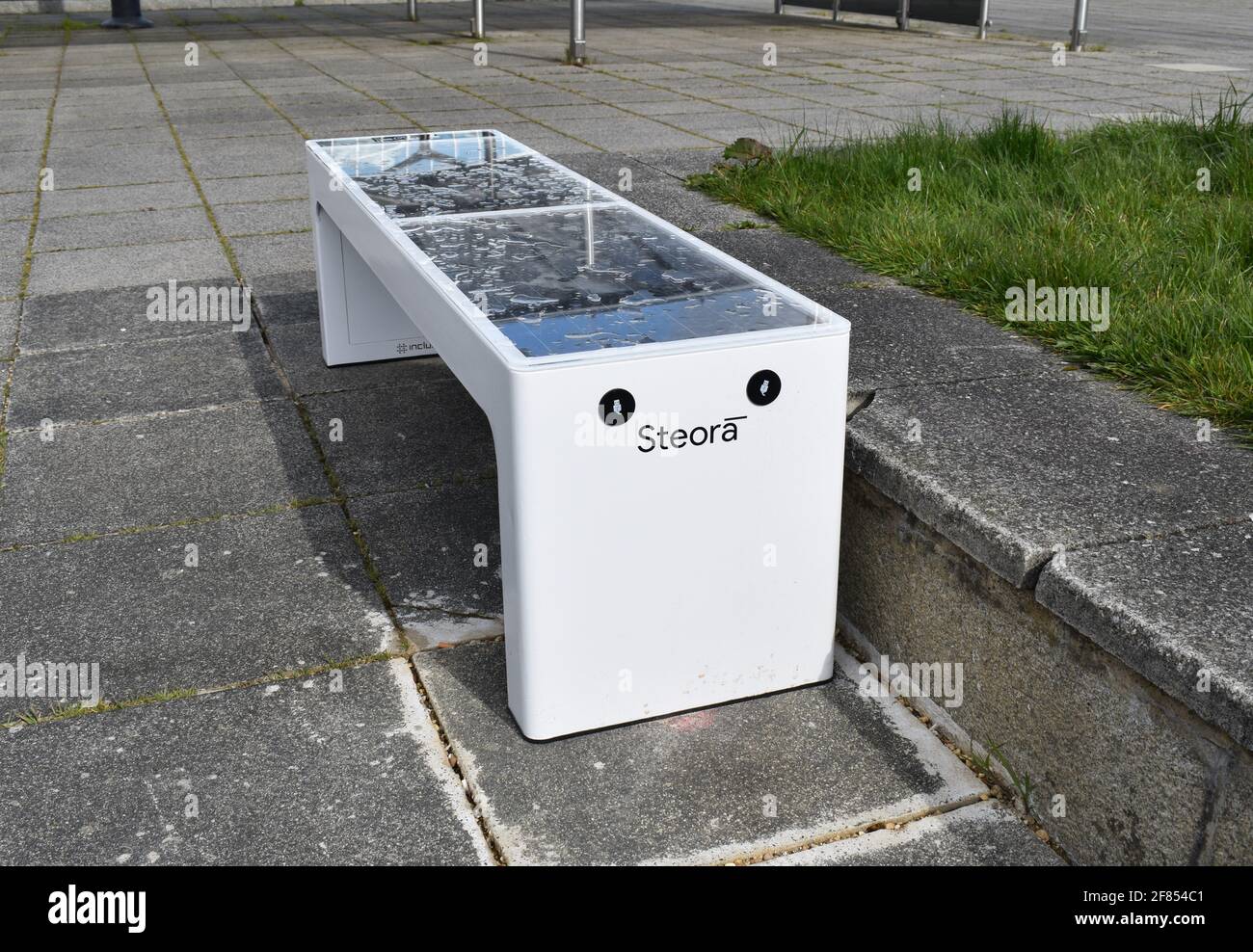 Steora smart bench hi-res stock photography and images - Alamy