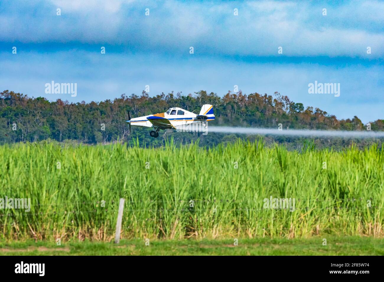 Crop duster planes hires stock photography and images Alamy