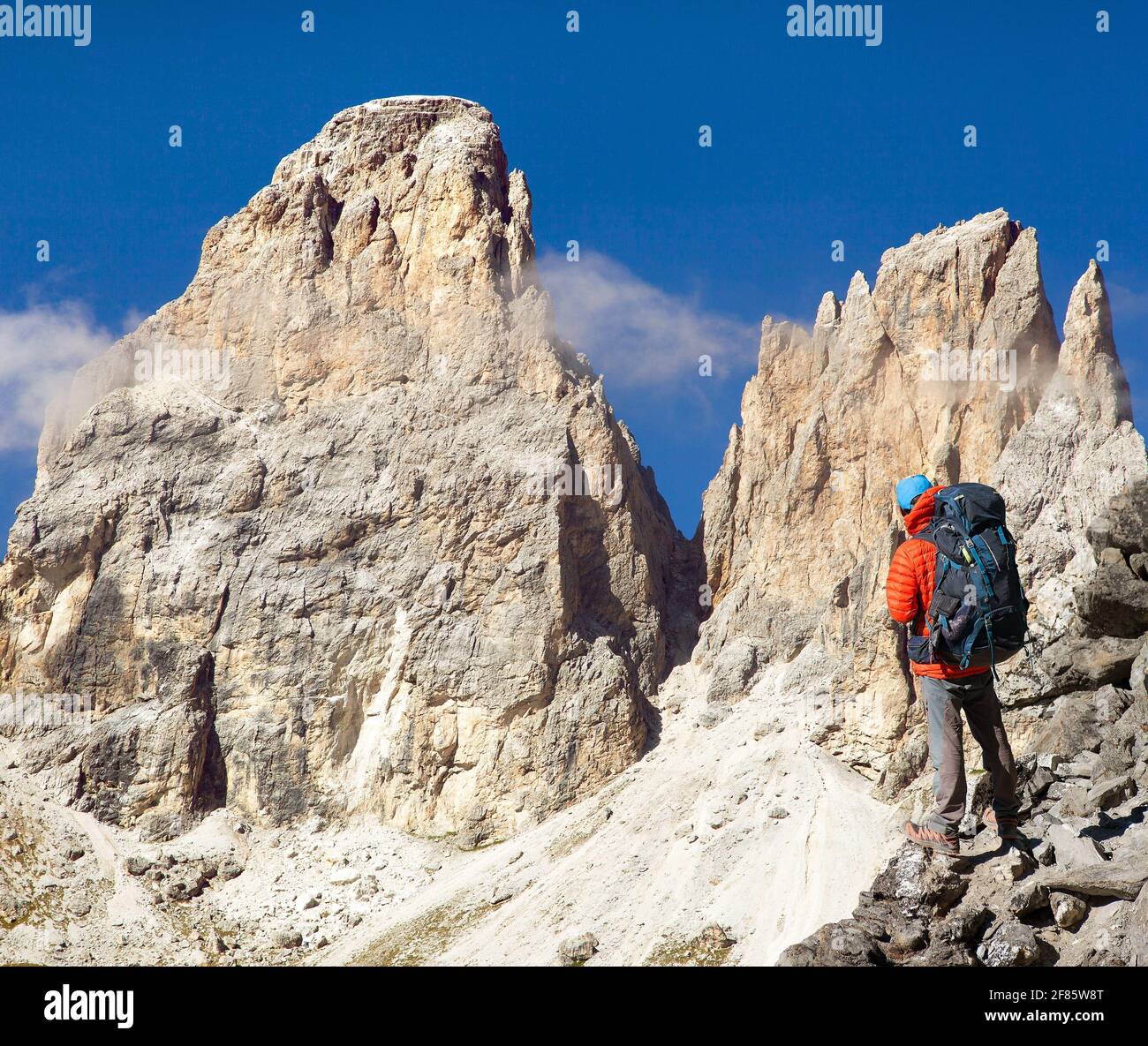 Plattkofel (Sasso Piatto) and Grohmannspitze (Sasso Levante) beautiful mounts in Val di Fassa Near Sellagrupe with tourist, South Tirol, Dolomiten mou Stock Photo