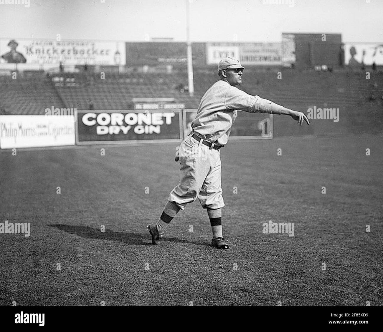 Carlton fisk hi-res stock photography and images - Alamy