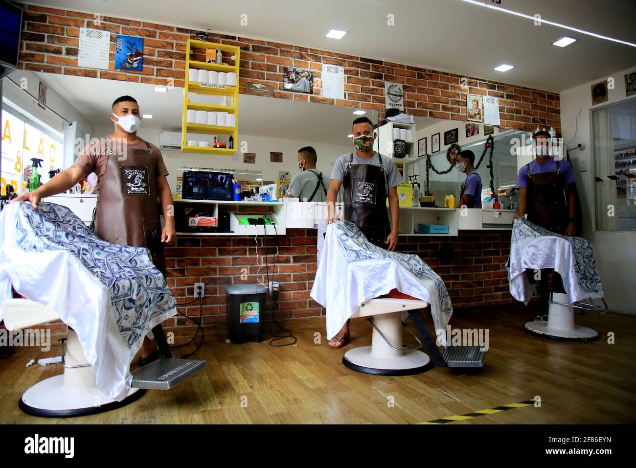 Brazilian barbershops - A Dica do Dia. Rio & Learn.