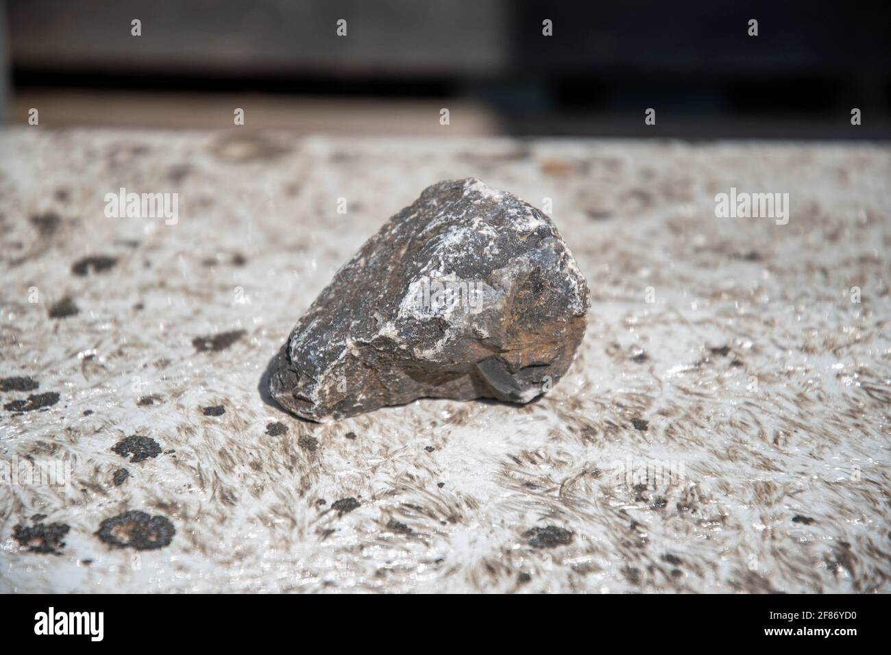 Single large rock ground hi-res stock photography and images - Alamy