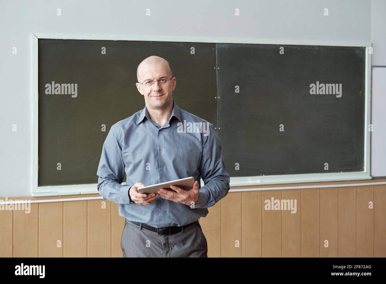 Smart Professor Digital classroom for student success hi-res stock photography and ...