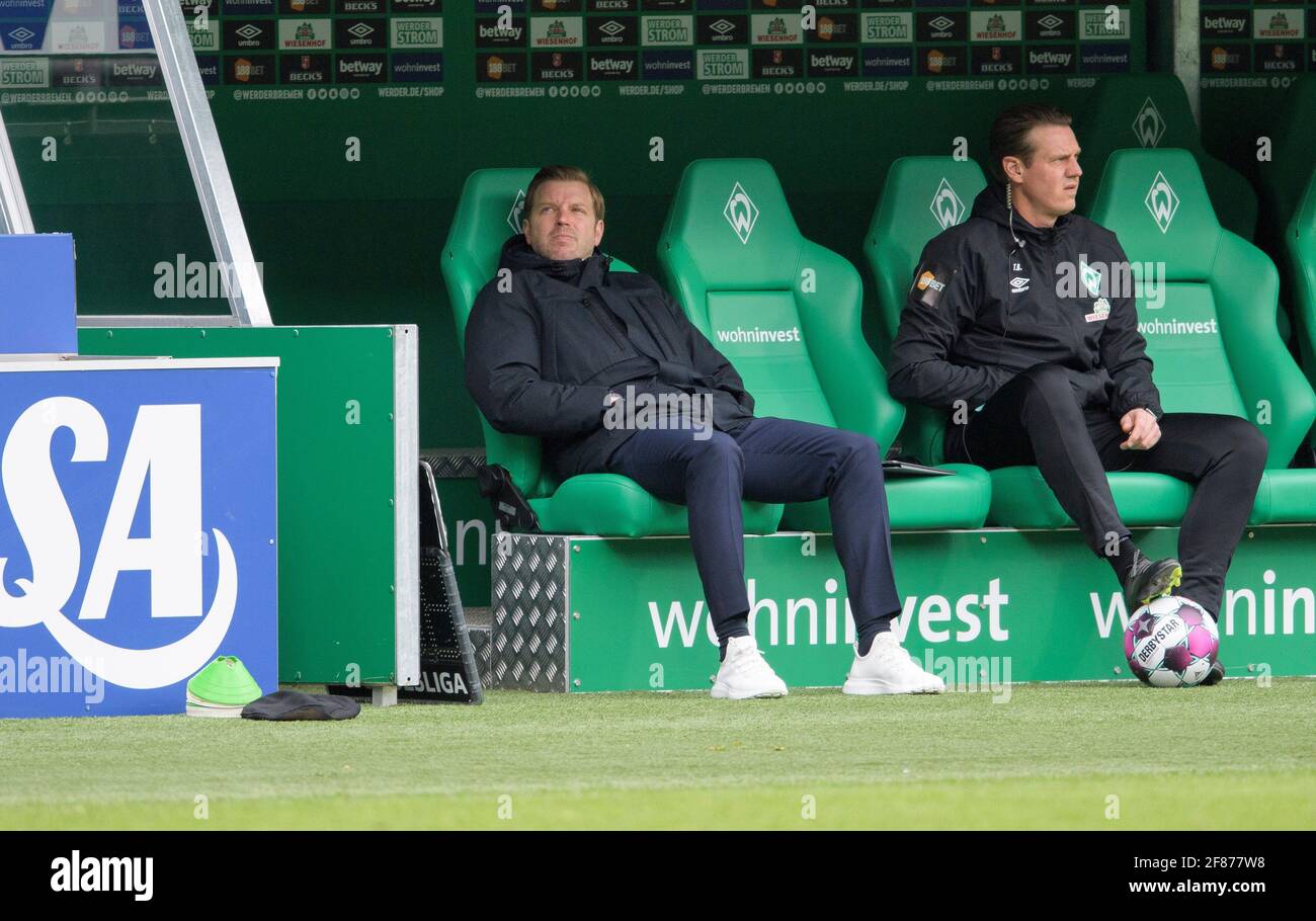 coach Florian KOHFELDT (HB) disappointed, r. Co-coach Tim BOROWSKI (HB). Soccer 1st Bundesliga, 28th matchday, SV Werder Bremen (HB) - RB Leipzig (L) 1: 4, on April 10th, 2021 in Bremen/Germany. #DFL regulations prohibit any use of photographs as image sequences and/or quasi-video # Â | usage worldwide Stock Photo