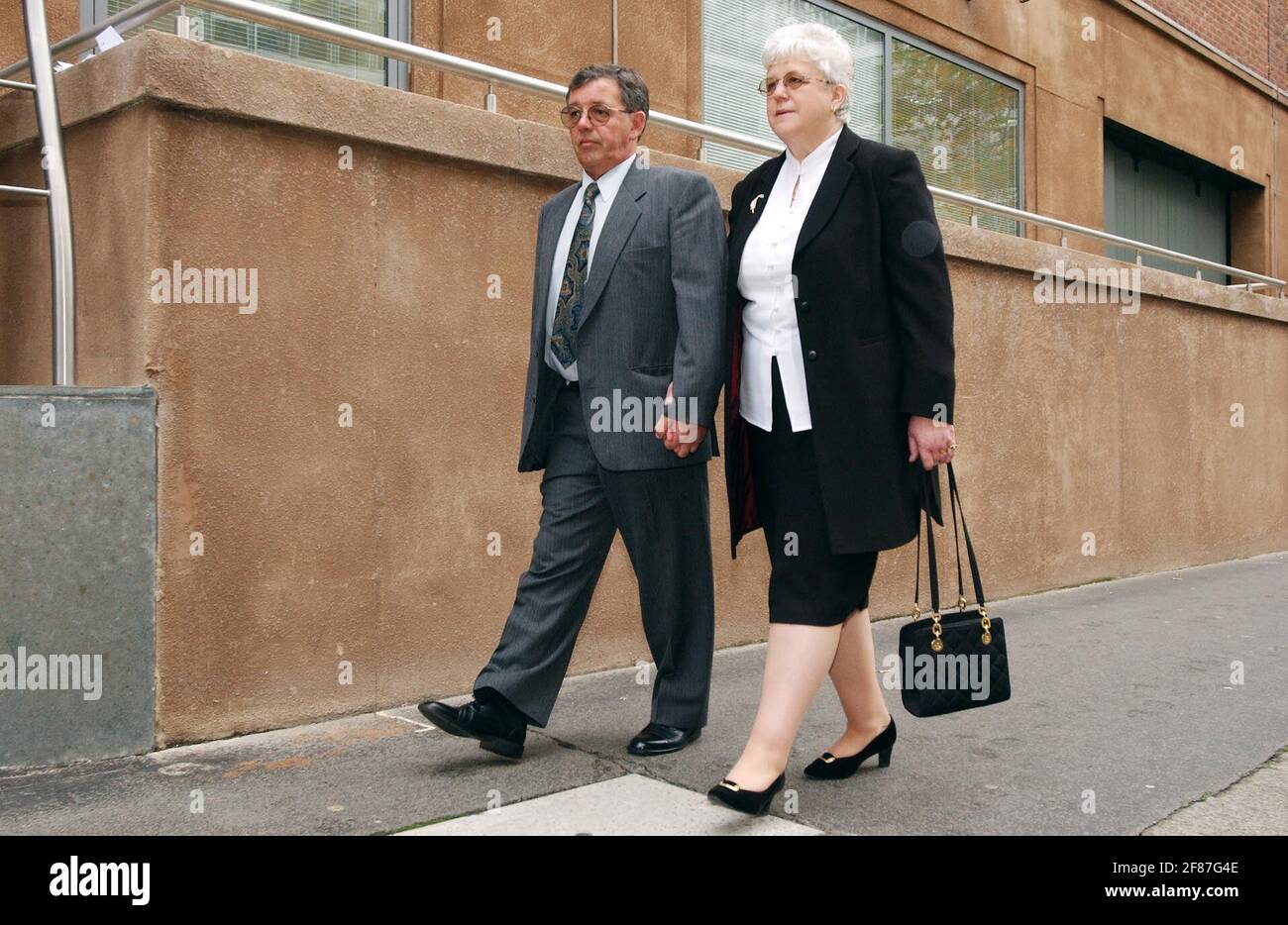 Ruth and John Christoffersen arriving at the High Court with reference to their daughter who died of Deep vein Thrombosis.5 November 2002 photo Andy Paradise Stock Photo