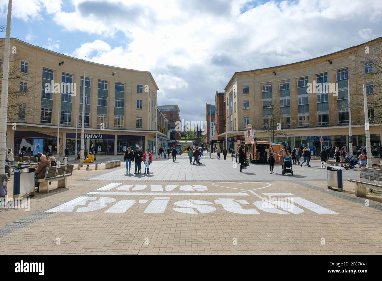 https://c8.alamy.com/comp/2F87K41/broadmead-bristol-uk-12th-apr-2021-designers-from-upfest-have-decorated-the-pavement-non-essential-shops-are-allowed-to-open-in-england-people-are-queuing-outside-their-favourite-retail-outlets-in-broadmead-shopping-quarter-bristol-credit-jmf-newsalamy-live-news-2F87K41.jpg