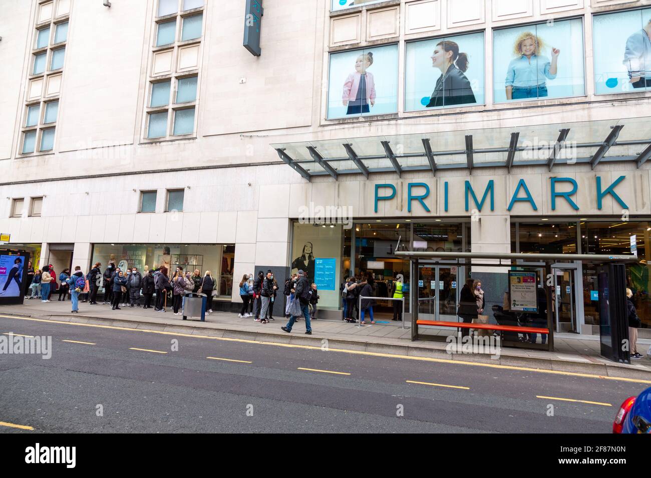 Primark Queue Management Primark Queues High Resolution Stock Photography and Images - Alamy