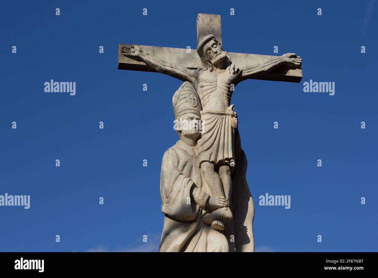 Statue of jesus christ at cross hi-res stock photography and images - Alamy