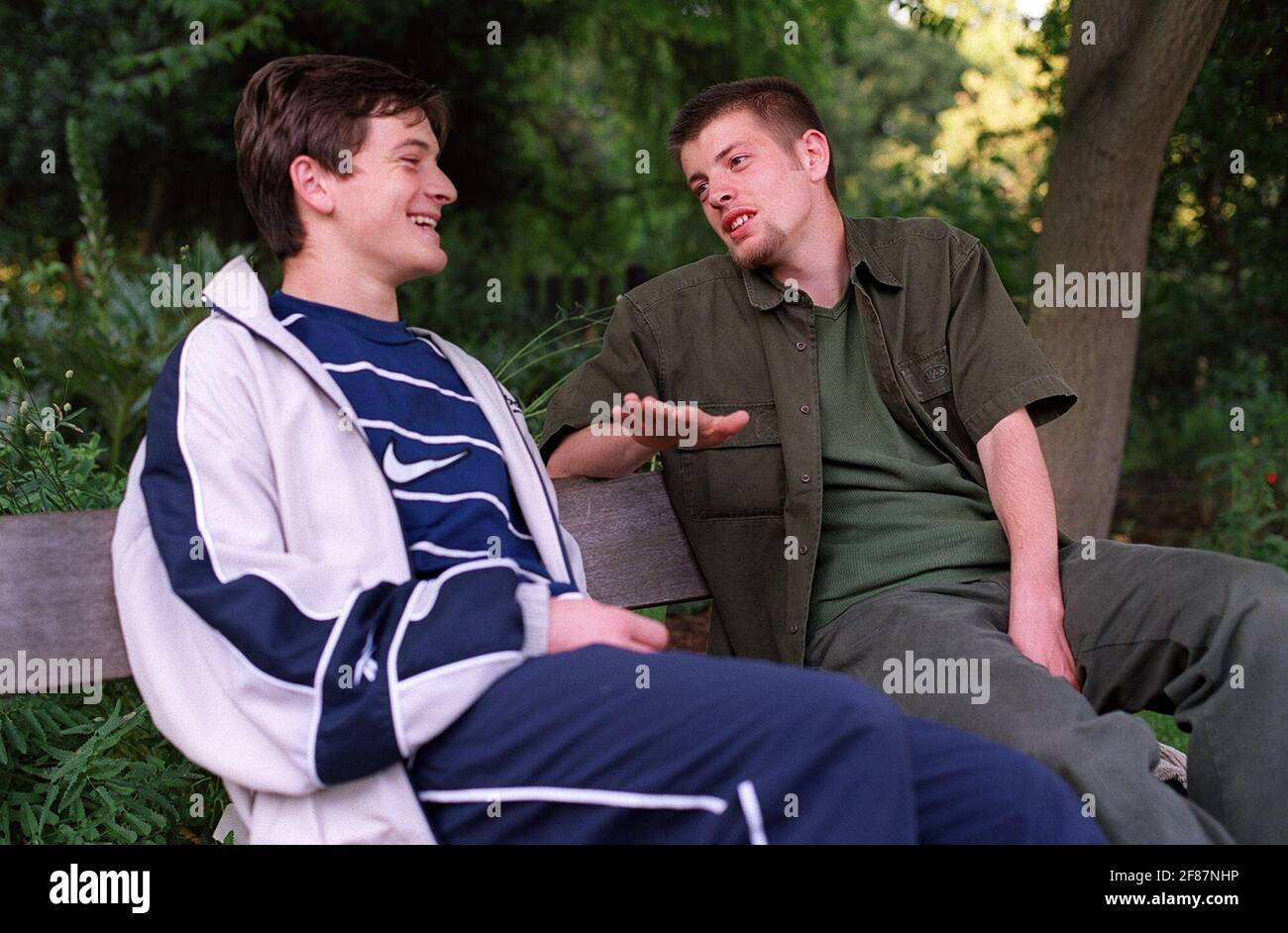 Milah(18) and Katos (18) Kosovo refugees June 1999living in South London Stock Photo