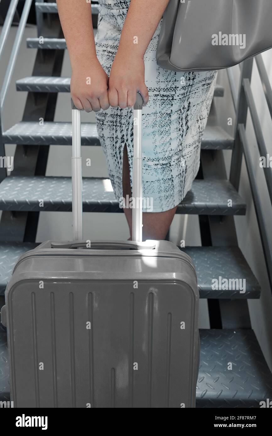 Lifting heavy bag hires stock photography and images Alamy