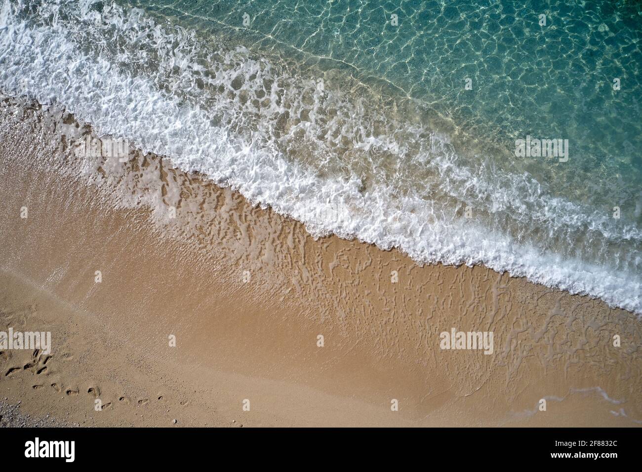 Sound of splashing waves hi-res stock photography and images - Alamy