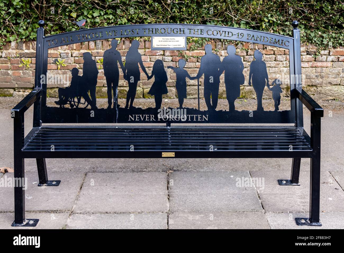 Commemorative bench hires stock photography and images Alamy