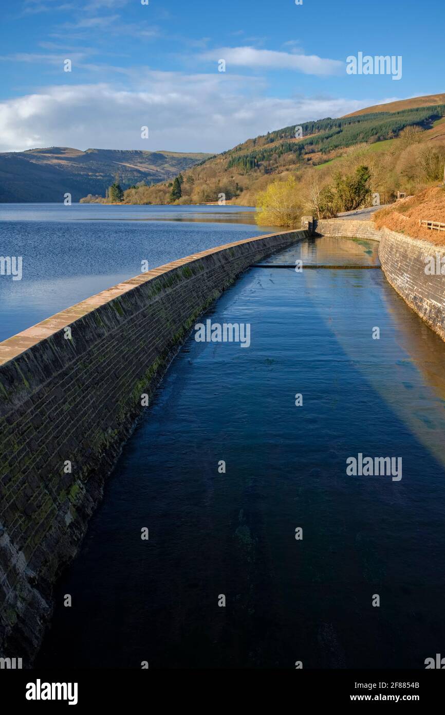 Reservoir overflow hi-res stock photography and images - Alamy