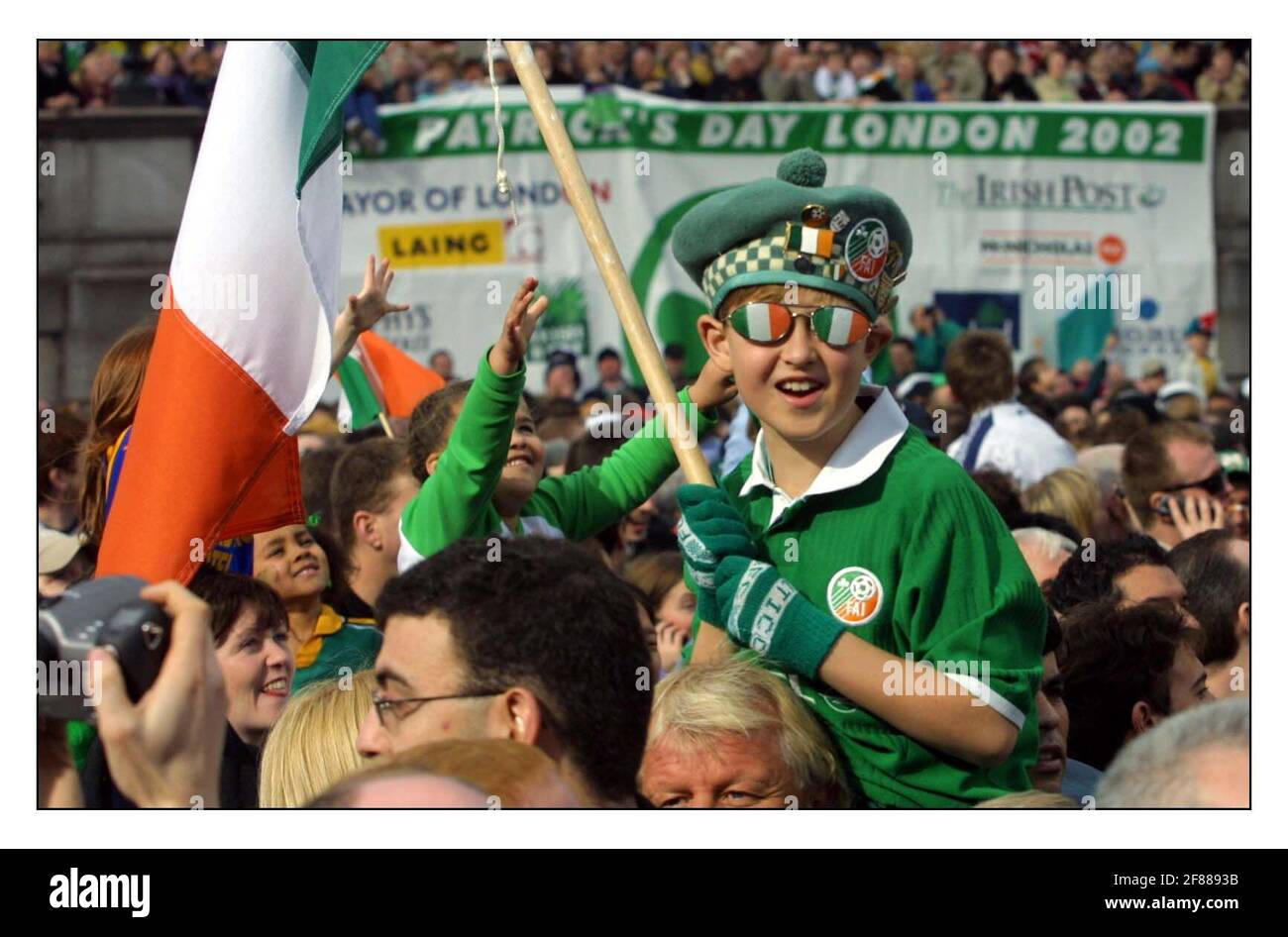 St. Patricks Day celebrations in Londons Trafalgar square on sunday 17/3/2002. pic David Sandison 17/3/2002 Stock Photo