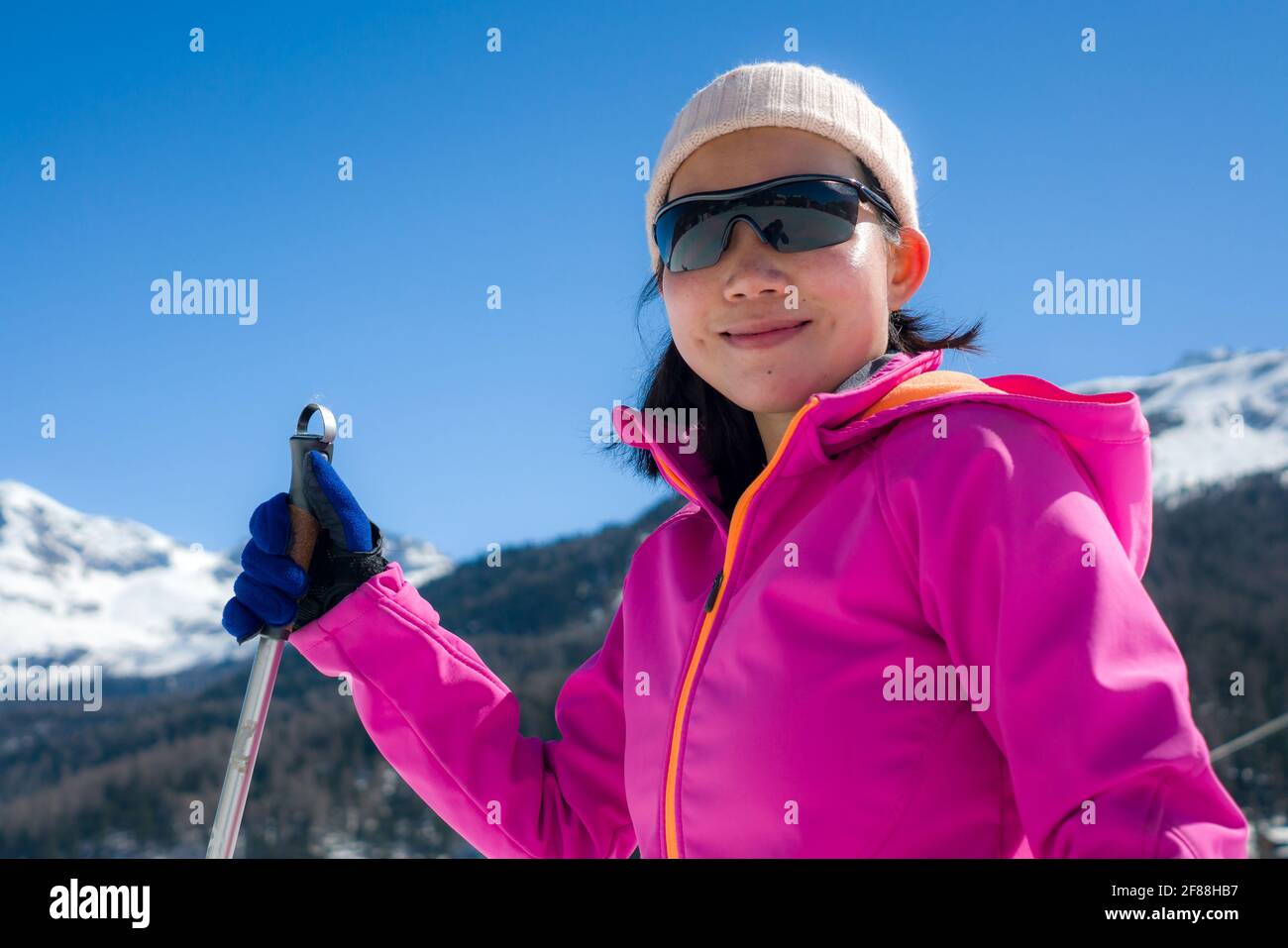 Pose ski hi-res stock photography and images - Page 8 - Alamy