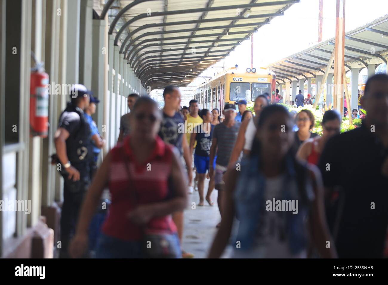 Vista da Estação de Trem do bairro da Calçada em Salvador (BA). Após 72 horas parados os ferroviários retornam as atividades com os trens do Subúrbio. Stock Photo