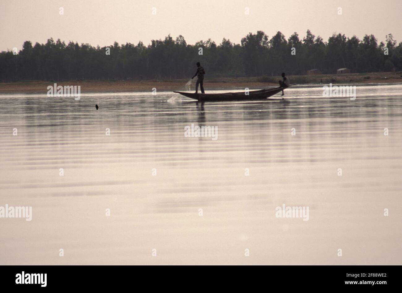 Fishing in Niger river, Mopti, Inner Niger Delta region, Mali Stock Photo