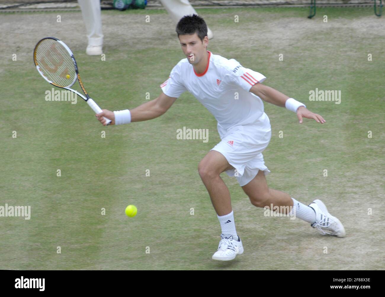 WIMBLEDON  200710th DAY 5/7/07. N.DJOKOVIC DURING HIS MATCH WITH L.HEWITT PICTURE DAVID ASHDOWN Stock Photo