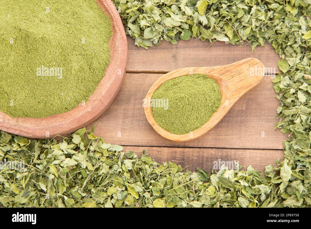 Leaves and moringa powder - Moringa oleifera Stock Photo - Alamy
