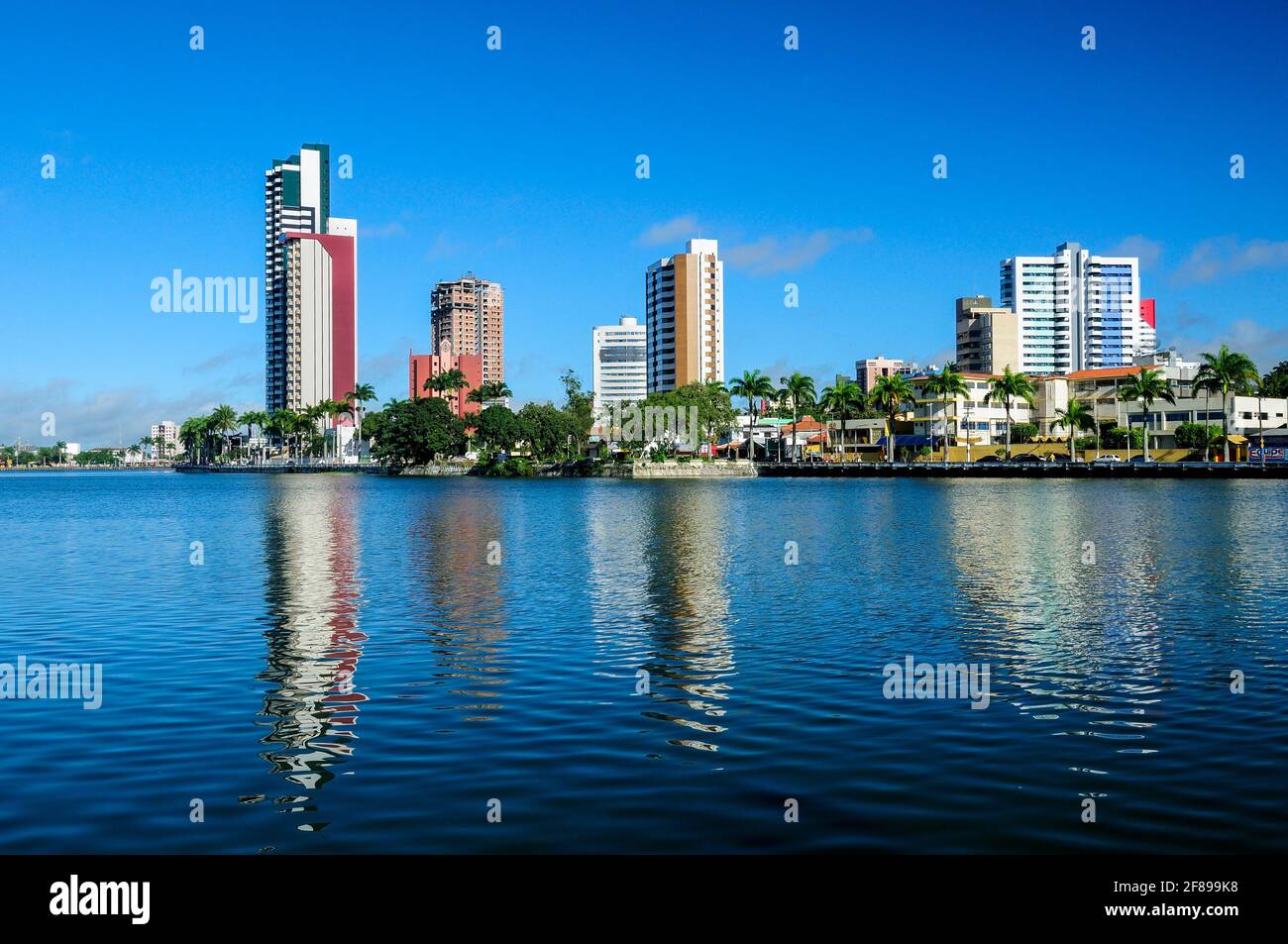 Big Tower - Instalação da bandeira do Brasil na maior torre da América  Latina. 