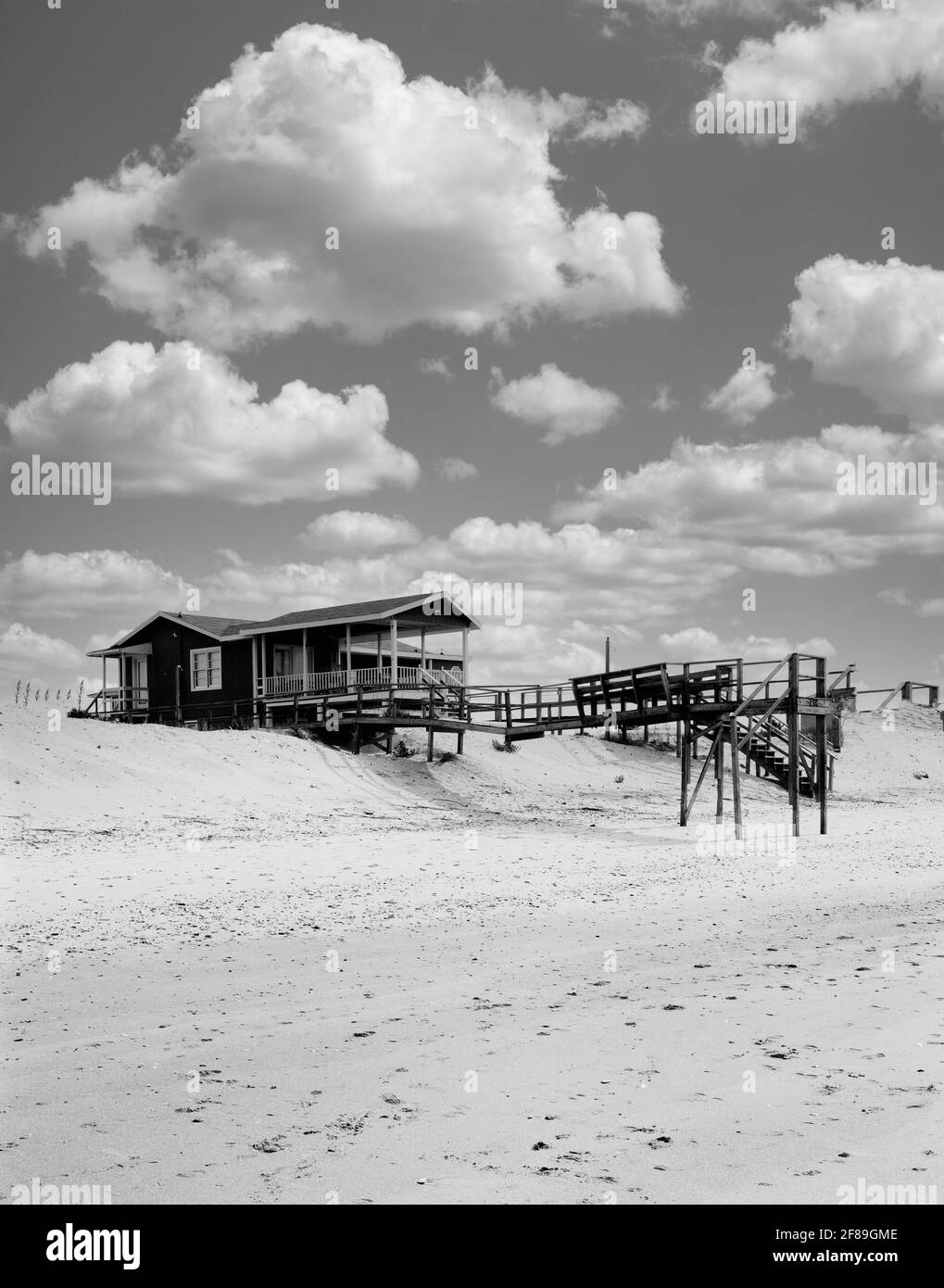 Old american house Black and White Stock Photos & Images - Alamy