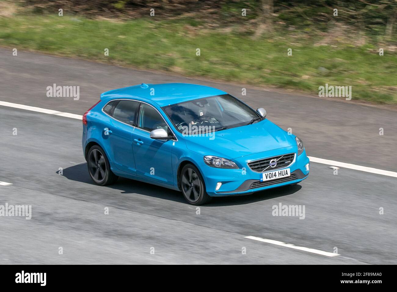 Volvo v40 r design blue cars hi-res stock photography and images - Alamy