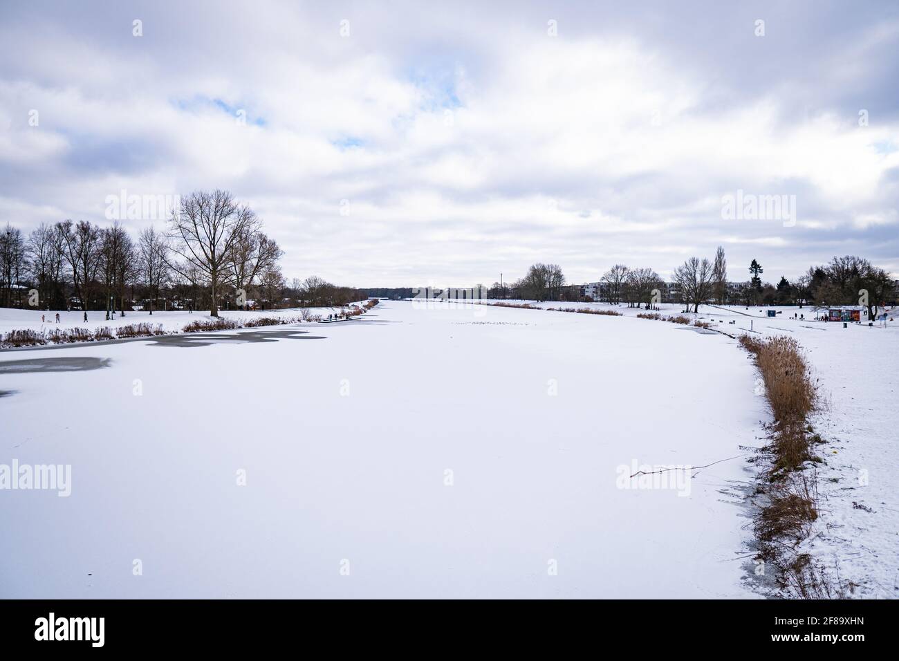 Beautiful frozen hi-res stock photography and images - Alamy