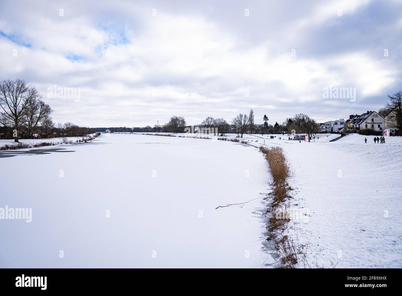 Beautiful frozen hi-res stock photography and images - Alamy
