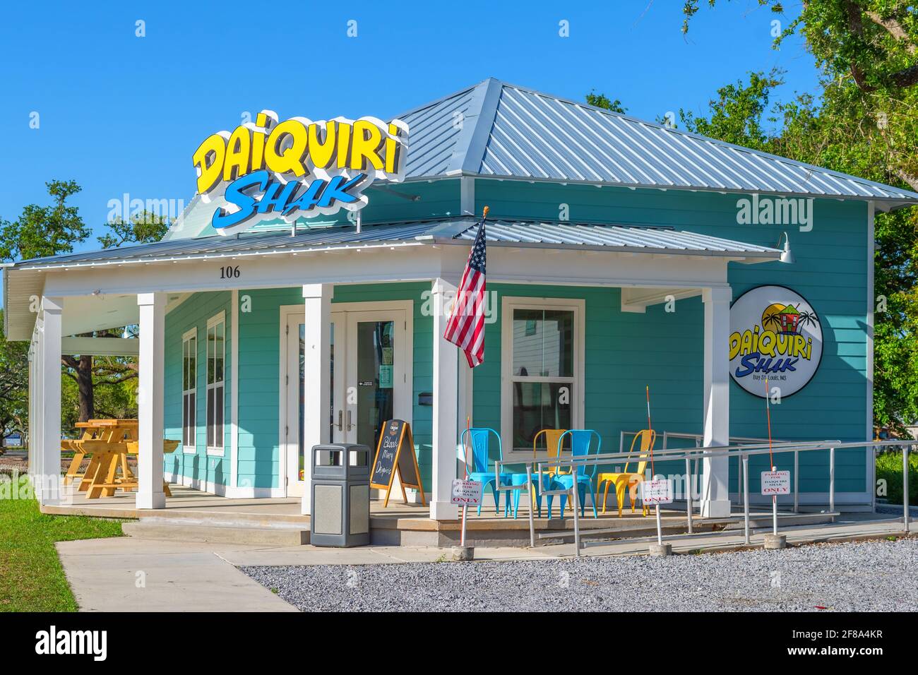 Daiquiri Shak, colorful bar for beach drinks in the coastal town of Bay Saint Louis, Mississippi, USA. Stock Photo