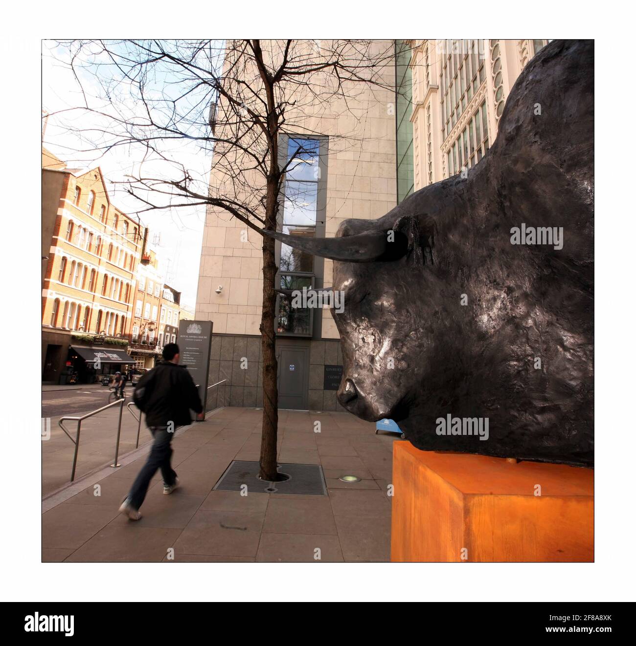 Minotaur sculpture london Cut Out Stock Images & Pictures - Alamy