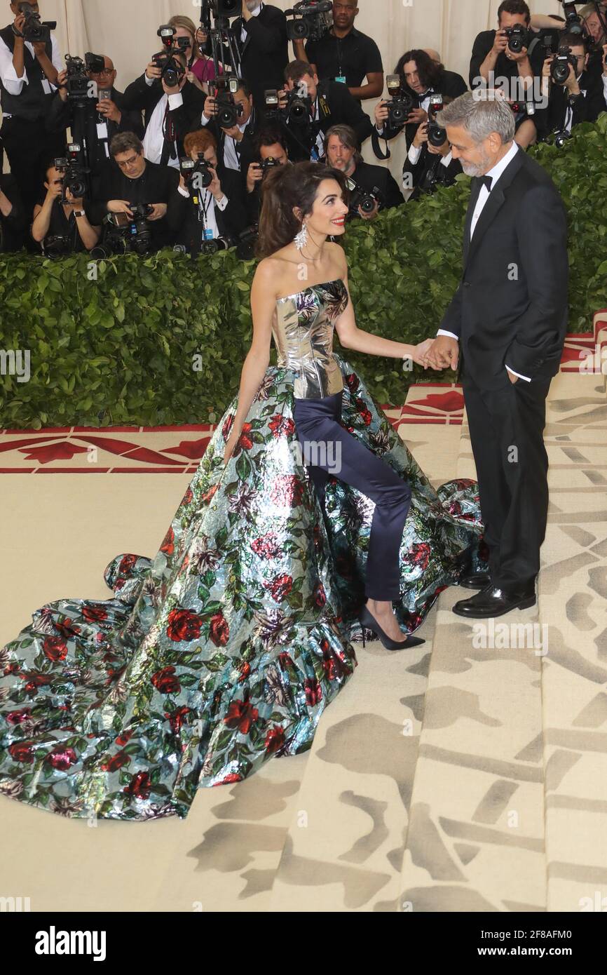 Amal Clooney, Clooney arrives to the 2018 Met Costume Gala