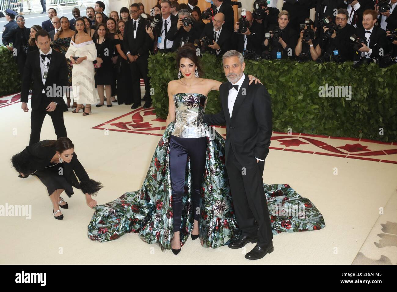 Amal Clooney, Clooney arrives to the 2018 Met Costume Gala