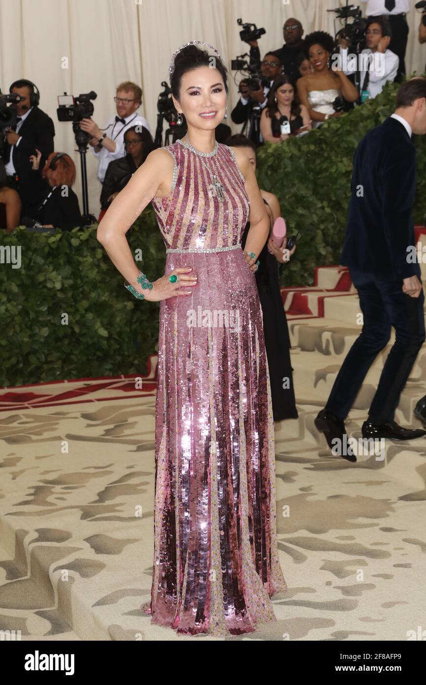 Wendi Murdoch arrives to the 2018 Met Costume Gala Heavenly Bodies