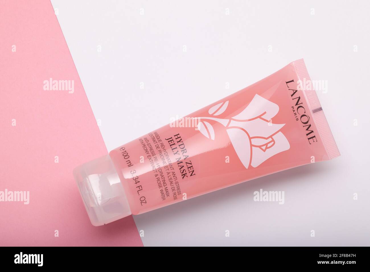 Sterkte Sympathiek Groot Prague,Czech Republic - 23 February 2021: Lancome Hydra Zen Jelly Mask on  the pink and white background. Lancome is a French luxury perfumes and cos  Stock Photo - Alamy