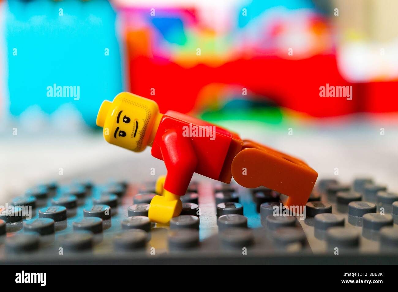 Lego man online running