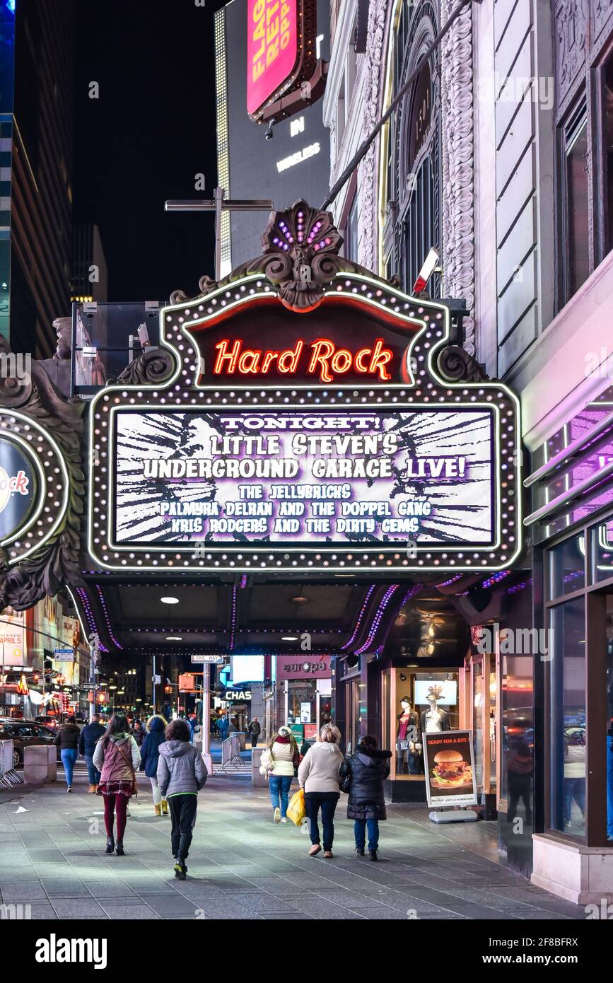 Times Square, Lifestyle at Night, New York, USA Stock Photo - Alamy