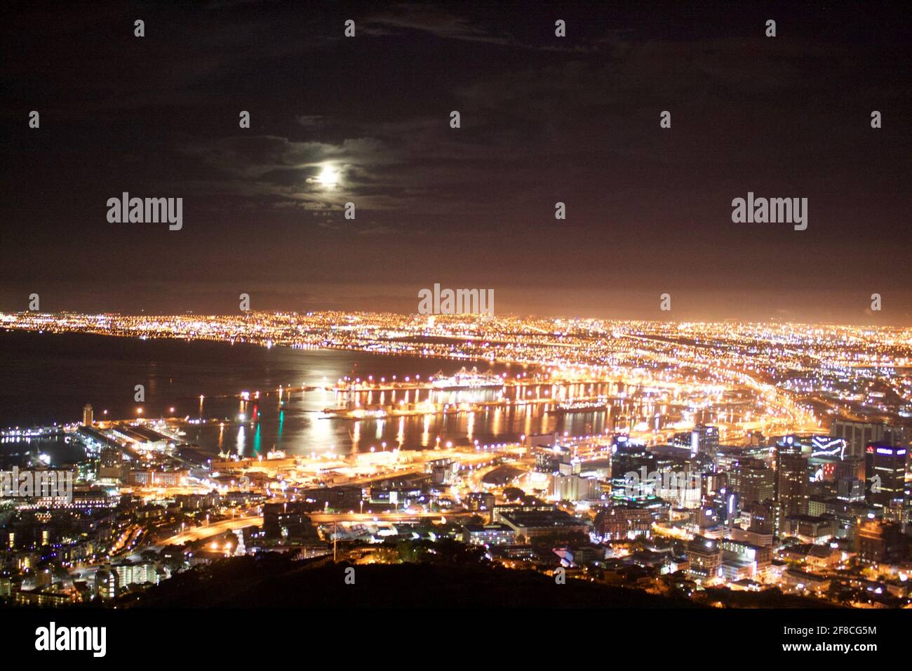 Cape town night moon hires stock photography and images Alamy