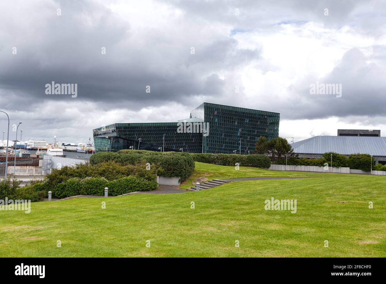 Reykjavik Iceland 17 June 2014 Harpa Concert Hall Exterior Stock Reykjavik Iceland 17 June 2014 Harpa Concert Hall Exterior Stock