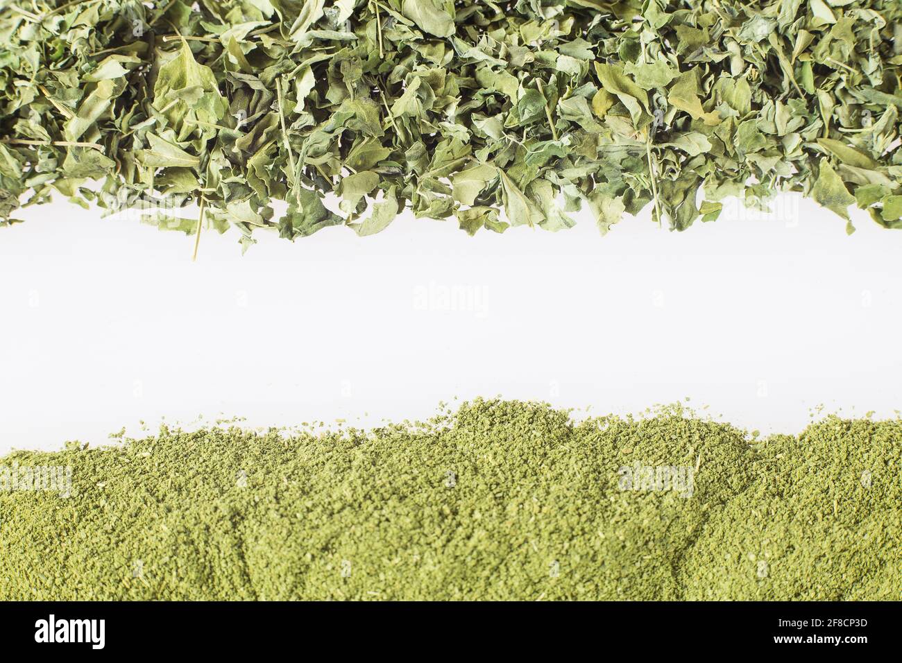 Leaves and moringa powder - Moringa oleifera Stock Photo - Alamy