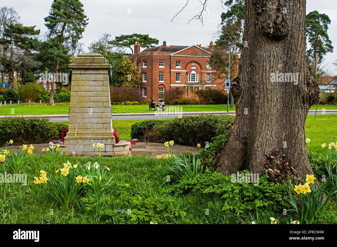Sidcup Manor House & The War Memorial Stock Photo Alamy