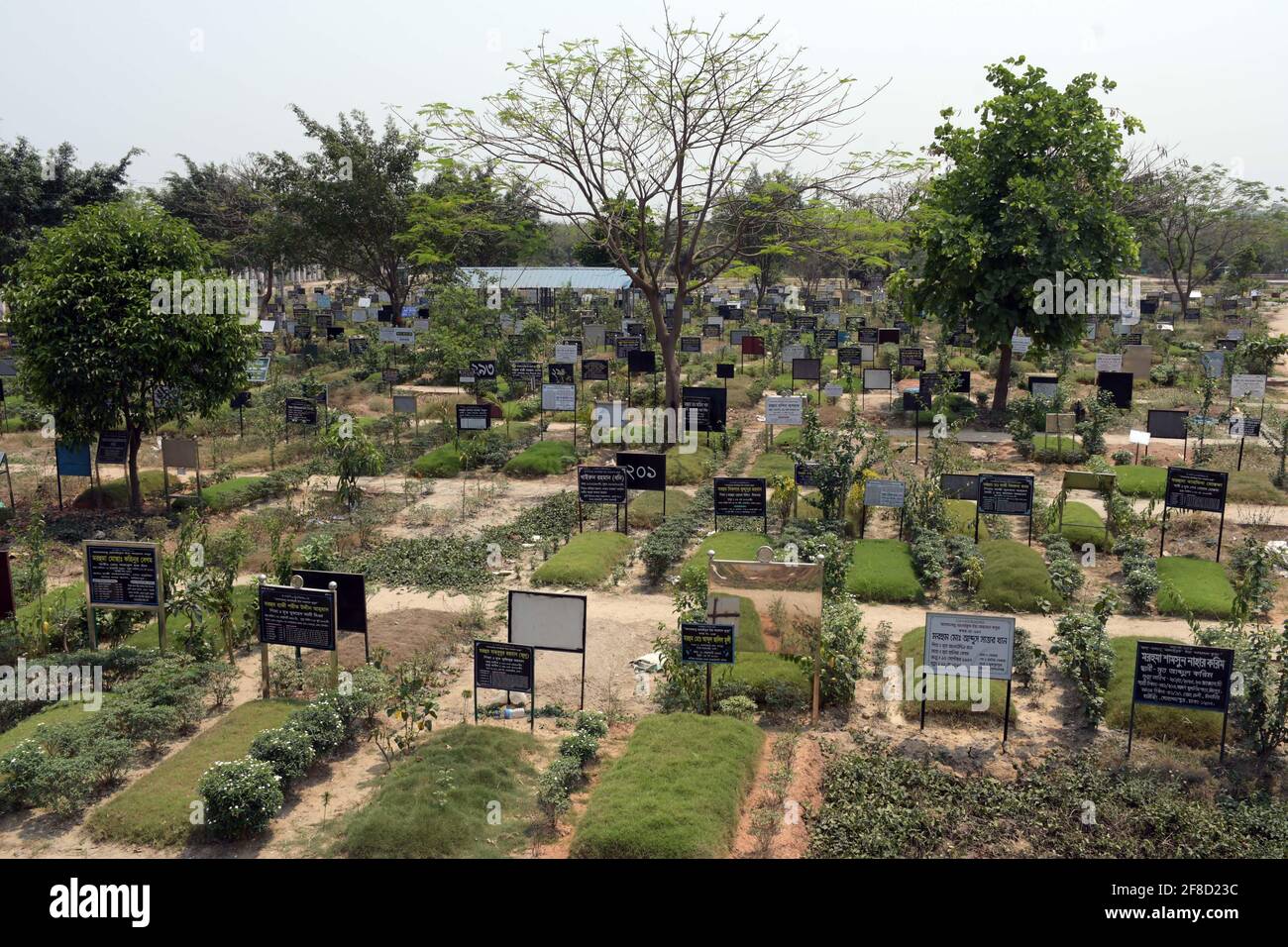 DHAKA, BANGLADESH - APRIL 13 :  A general view of a graveyard for dedicated of covid-19 victims in Dhaka, Bangladesh, on April 13, 2021. Stock Photo