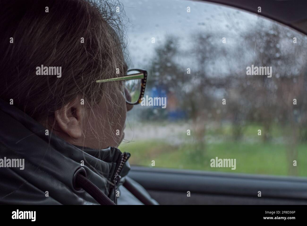 Transport glass pane hi-res stock photography and images - Alamy