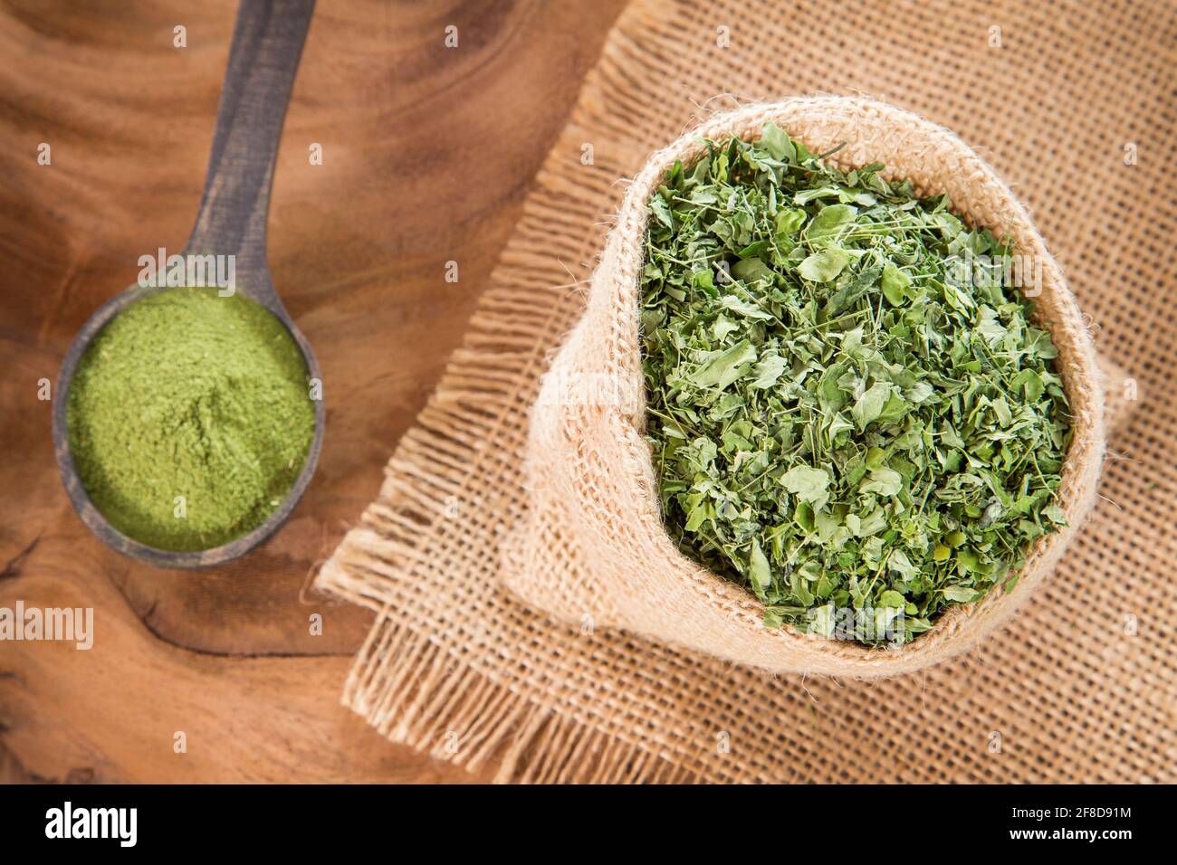 Leaves and moringa powder - Moringa oleifera Stock Photo - Alamy