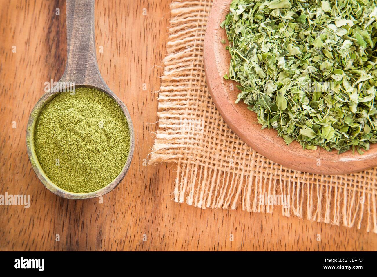 Leaves and moringa powder - Moringa oleifera Stock Photo - Alamy